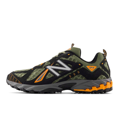 610t Sneakers