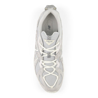 610t Sneakers