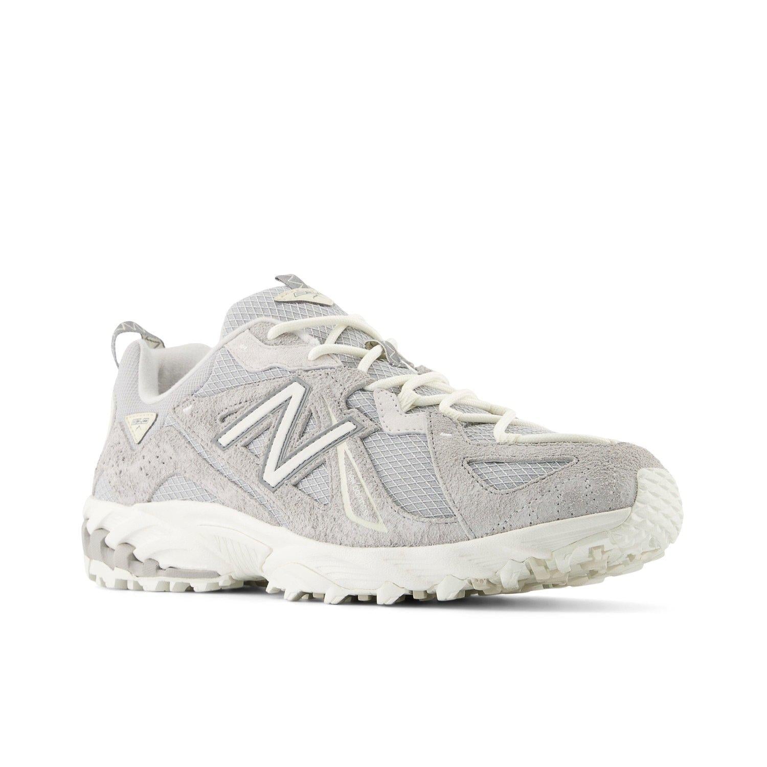 610t Sneakers