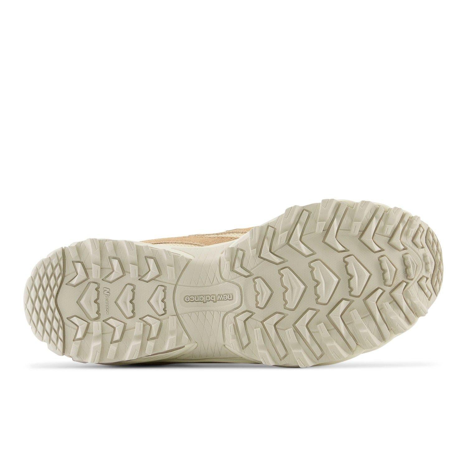 610t Sneakers