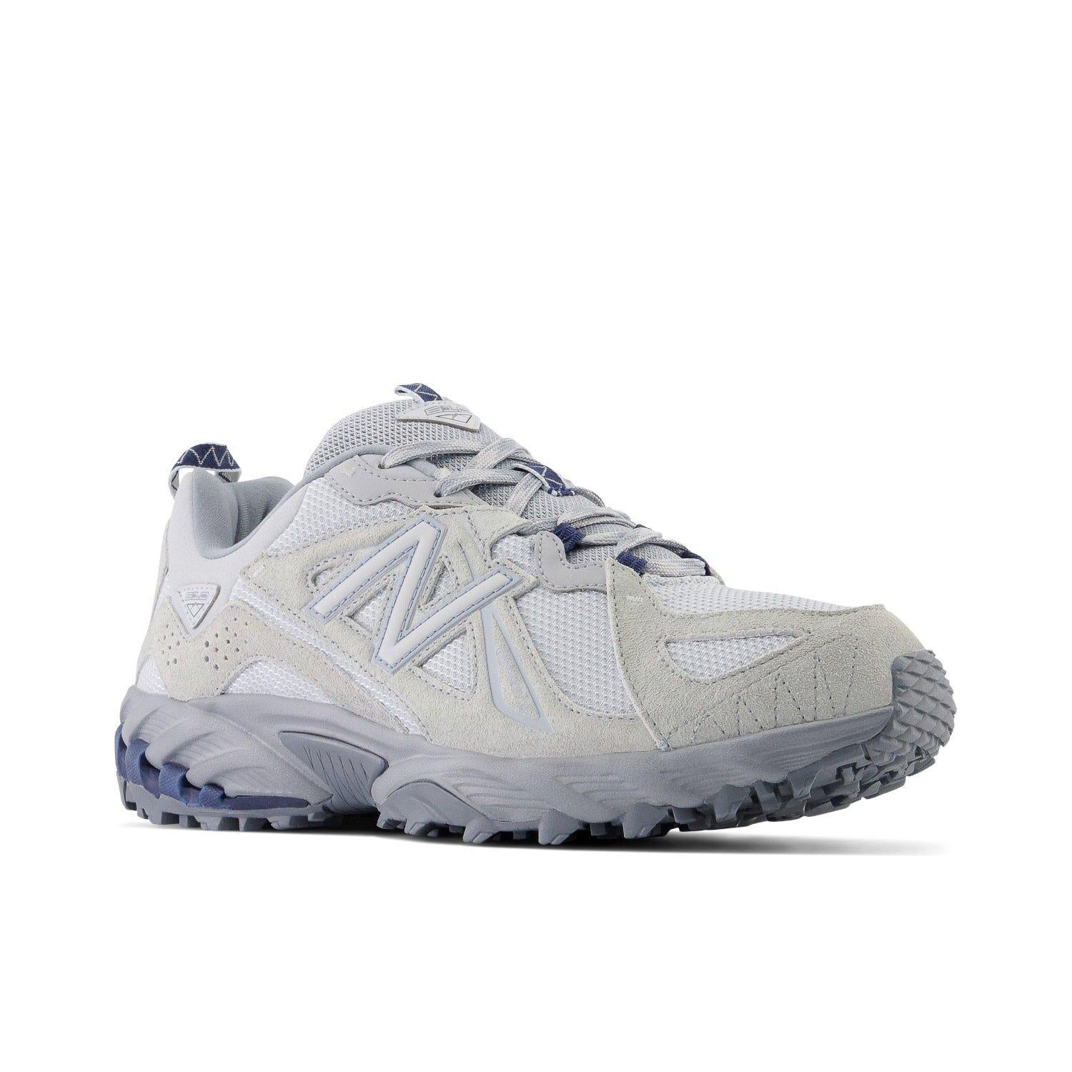 610t Sneakers