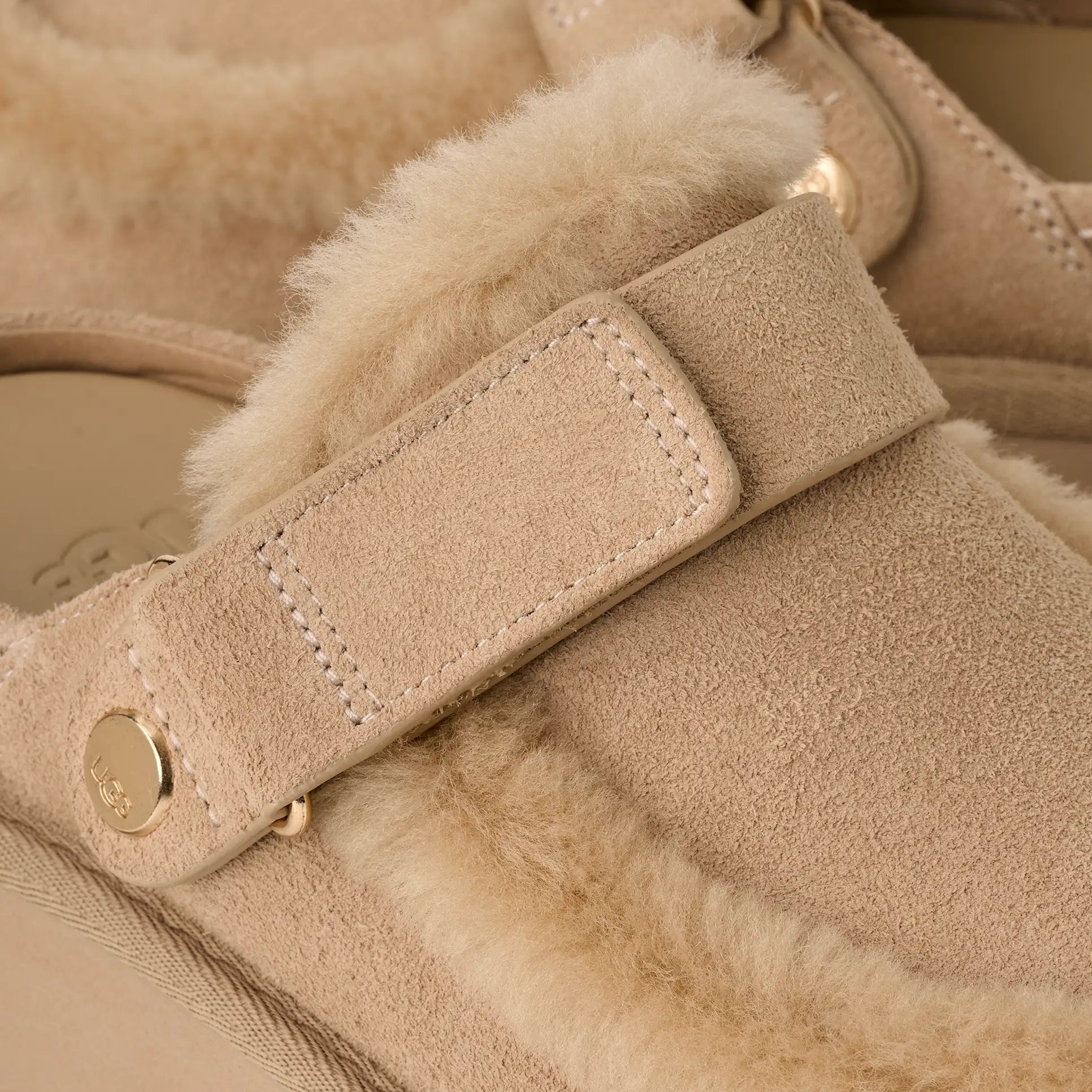 UGG® Esmee Clog – Heritage Comfort, Elevated Style