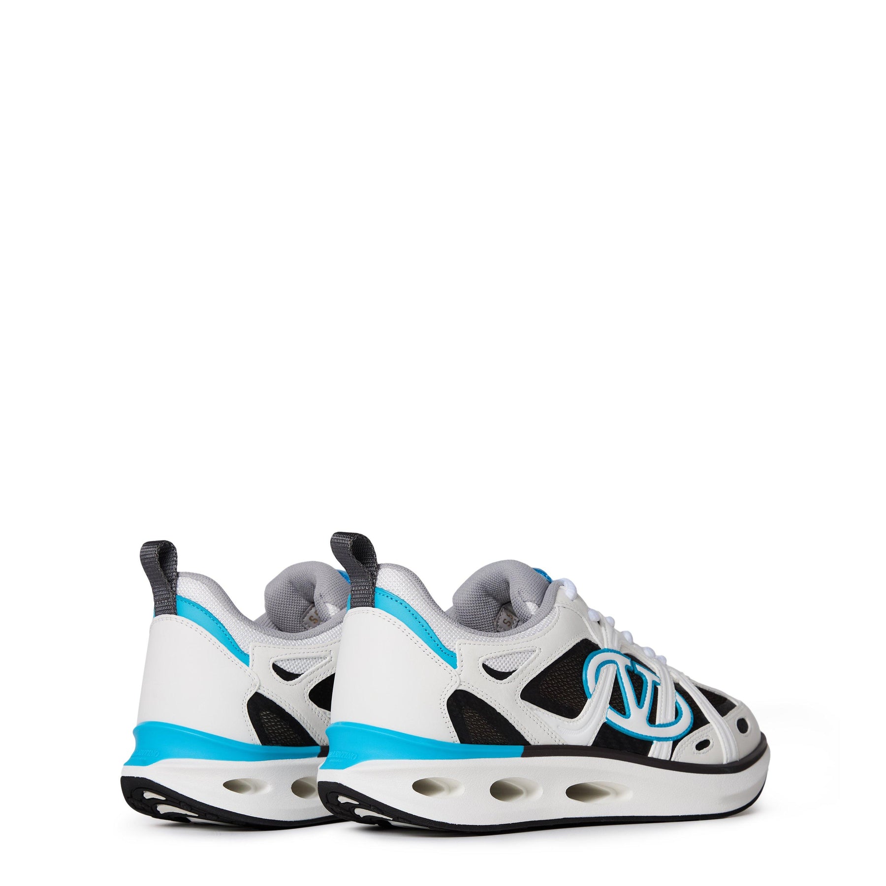 V-Logo Trainers
