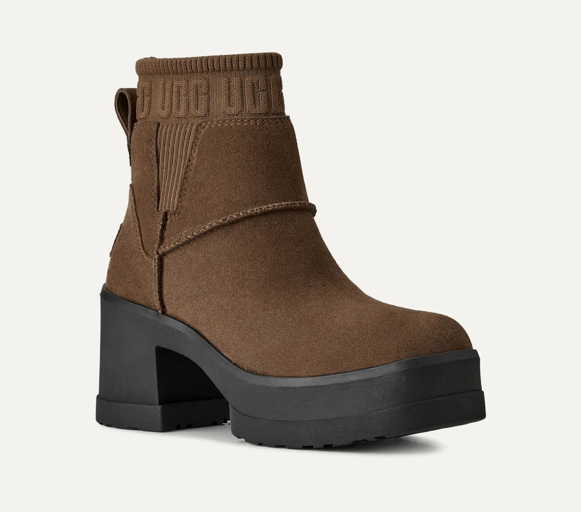UGG® Moxy Chelsea Boot – Bold Style Meets Everyday Comfort