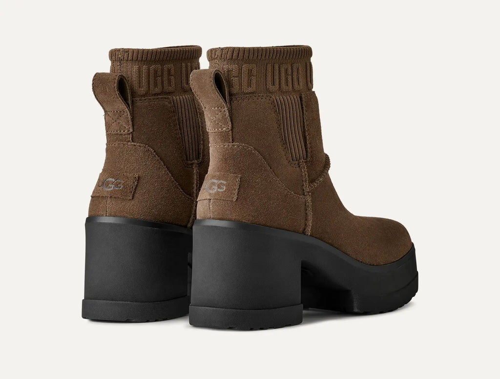 UGG® Moxy Chelsea Boot – Bold Style Meets Everyday Comfort