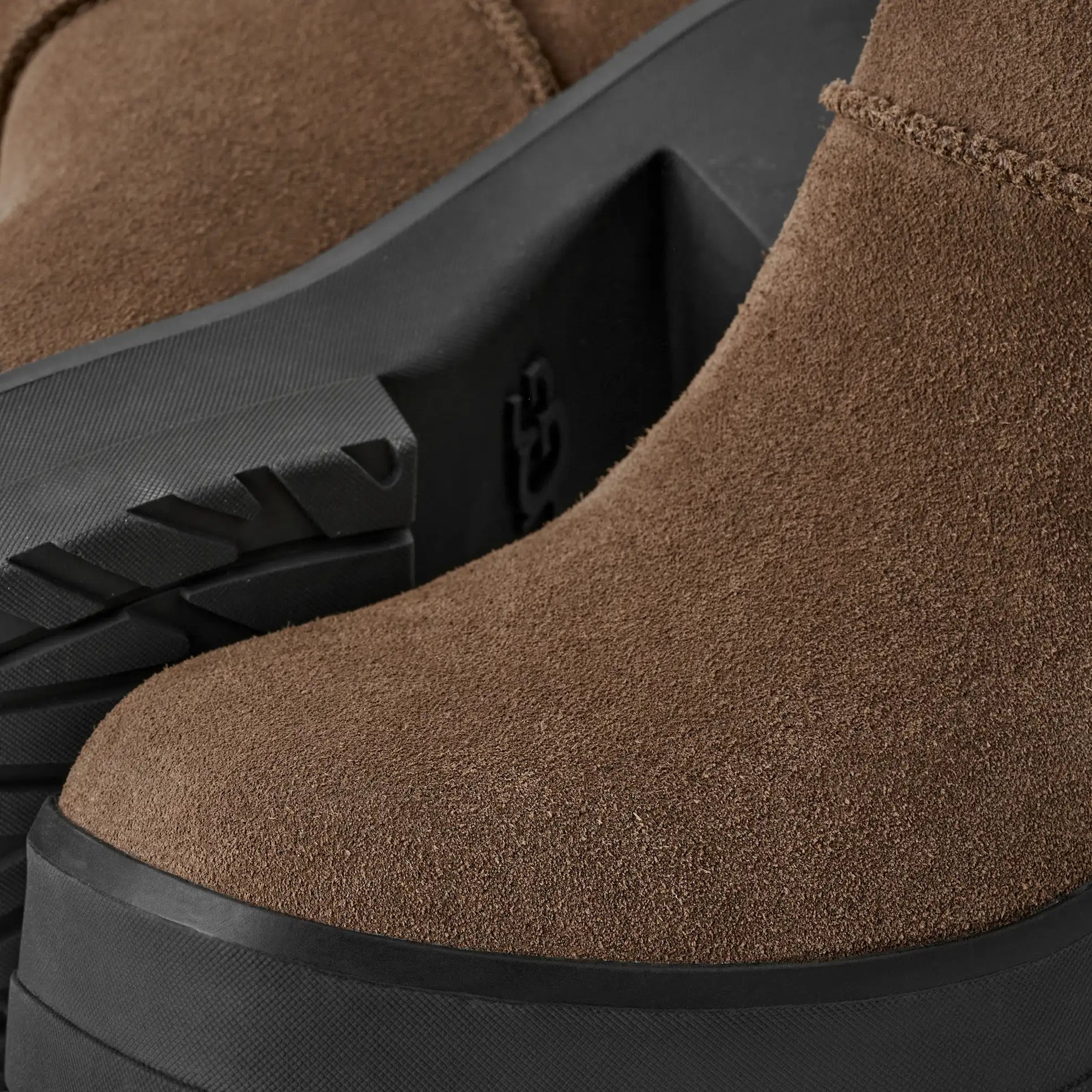 UGG® Moxy Chelsea Boot – Bold Style Meets Everyday Comfort