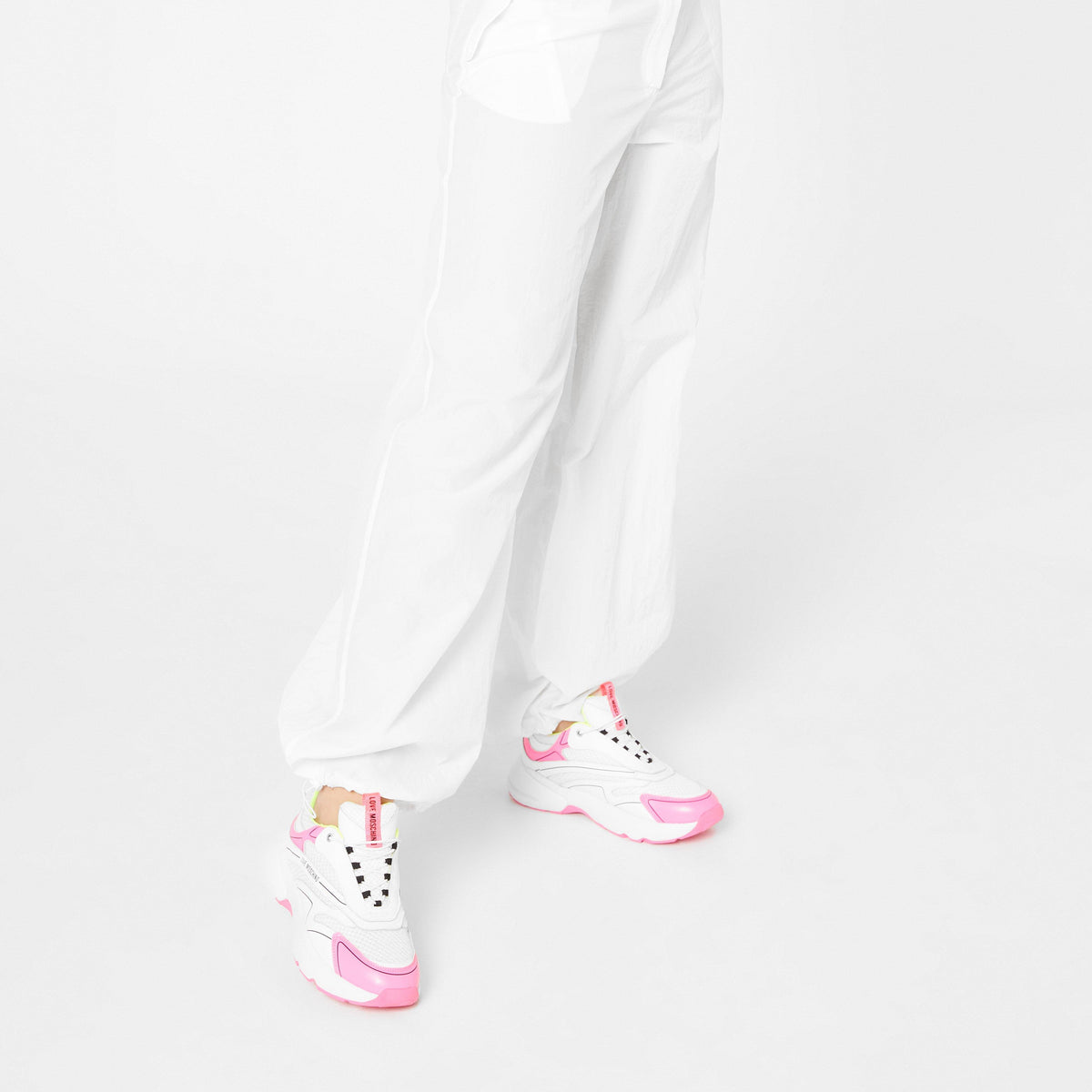 Low Top Running Shoes