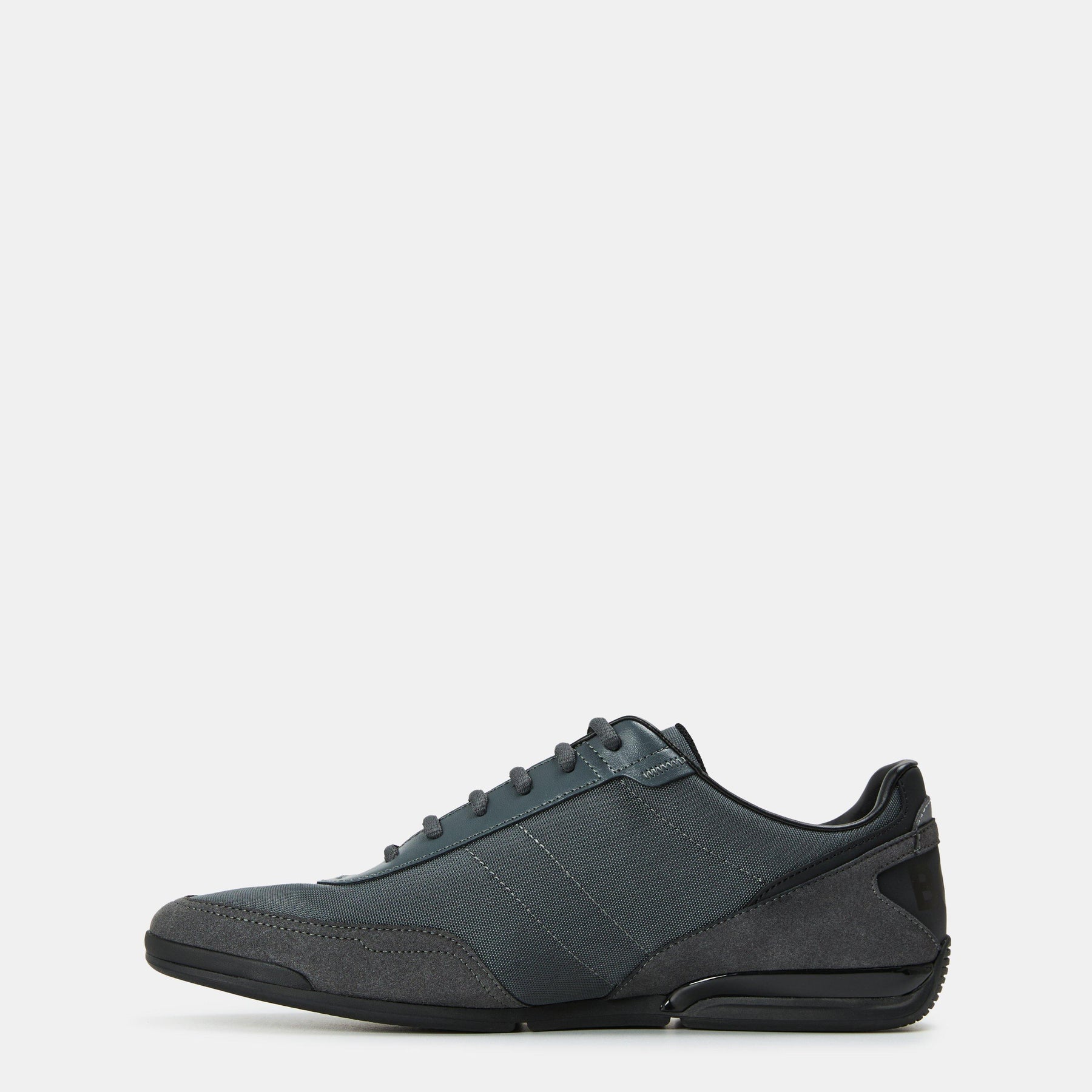 Saturn Low-Top Trainers