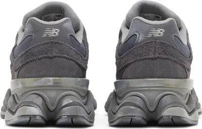New Balance 9060 Magnet