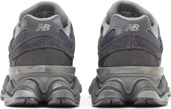 New Balance 9060 Magnet