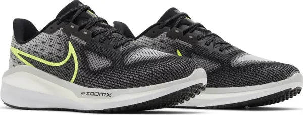 Vomero 17 'Black Volt'