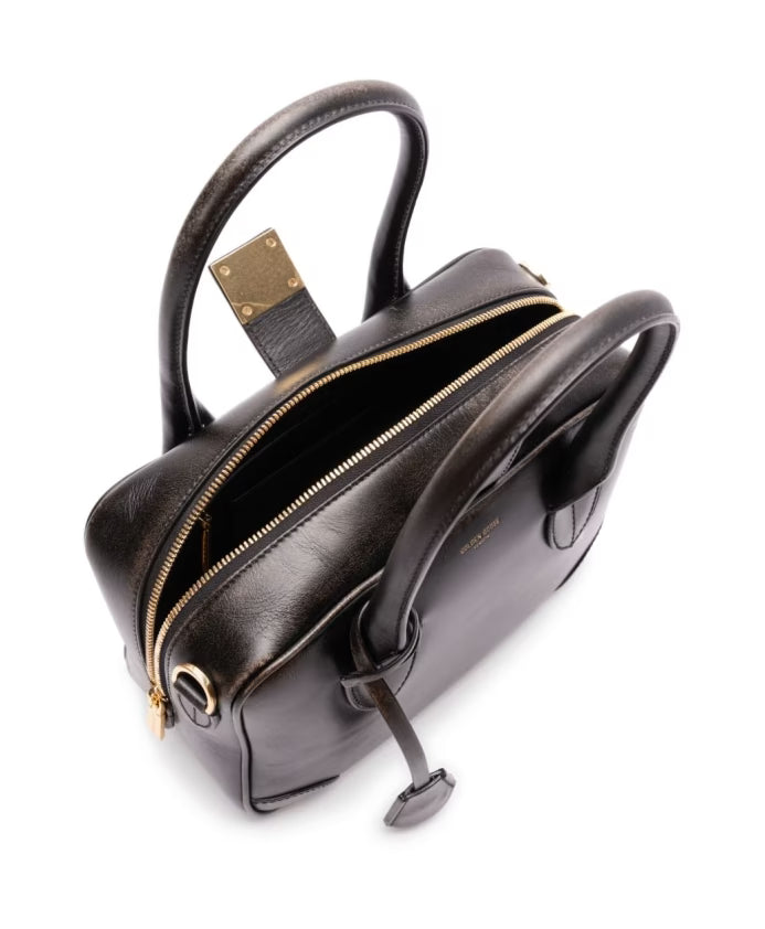 Chic Nero Leather Handbag