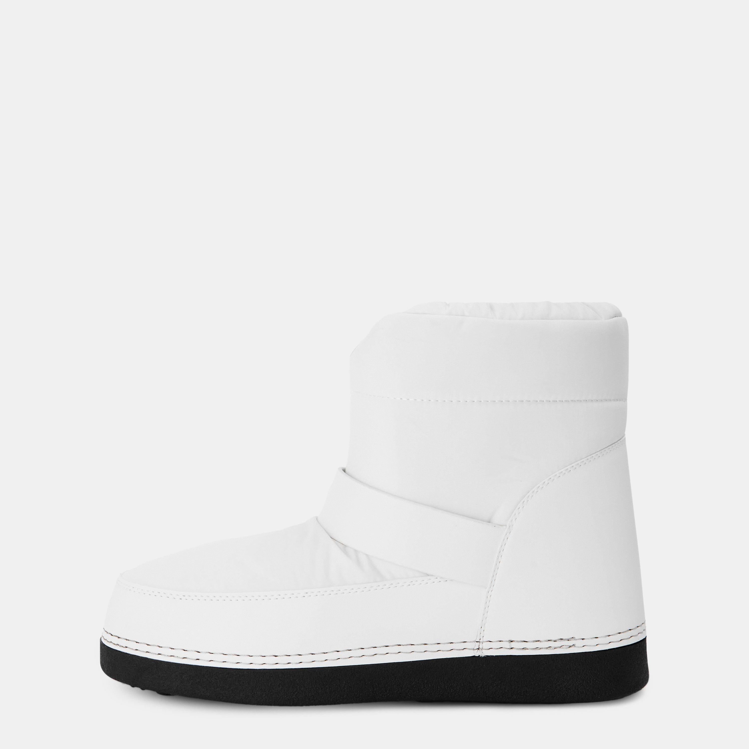 Snow Boots