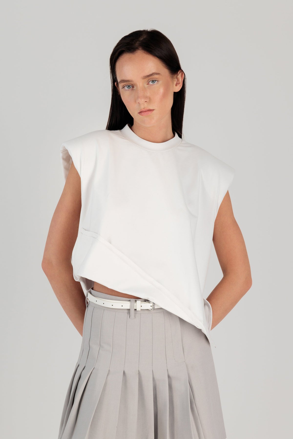 SLEEVELESS FOLD OVER TEE