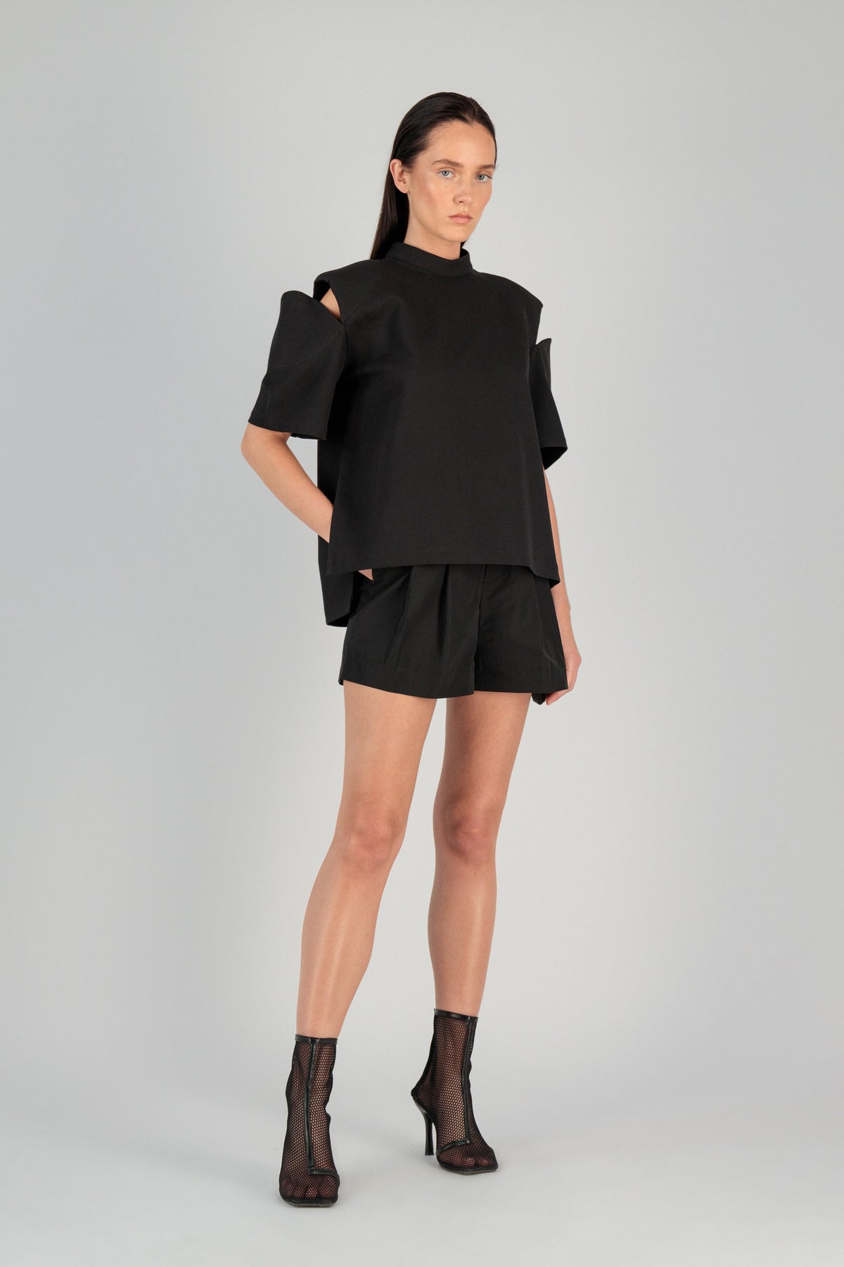 TWILL SHOULDER CUTOUT TEE