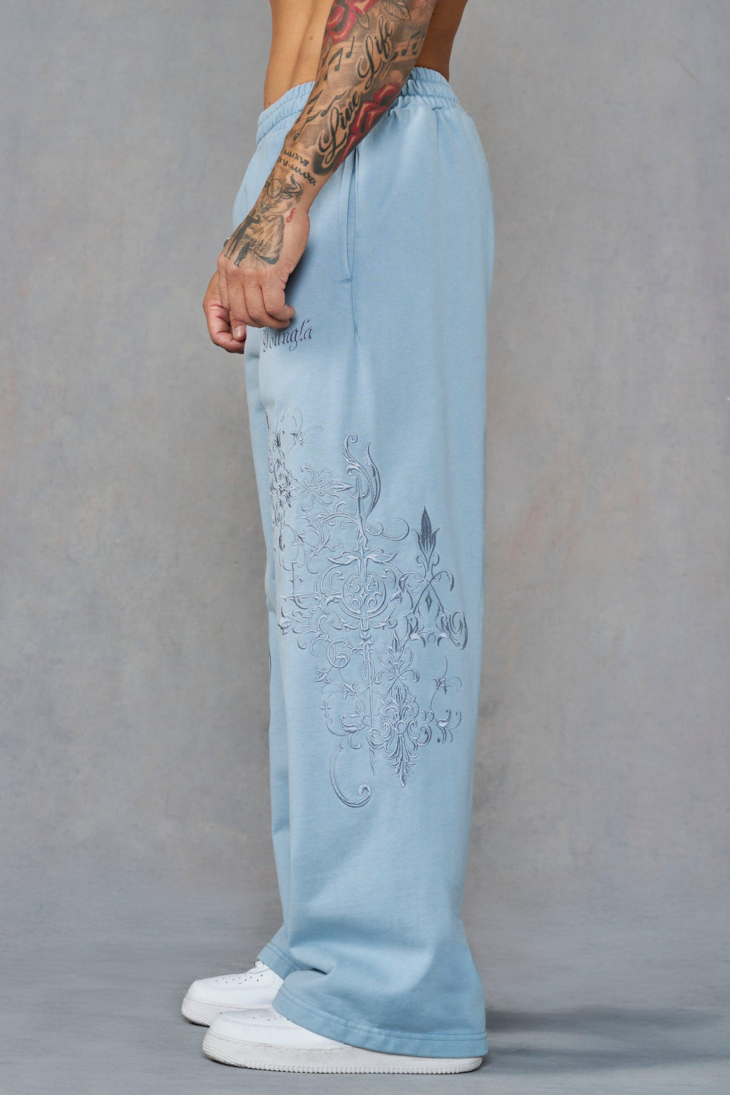 2061 - Threadmark Sweats