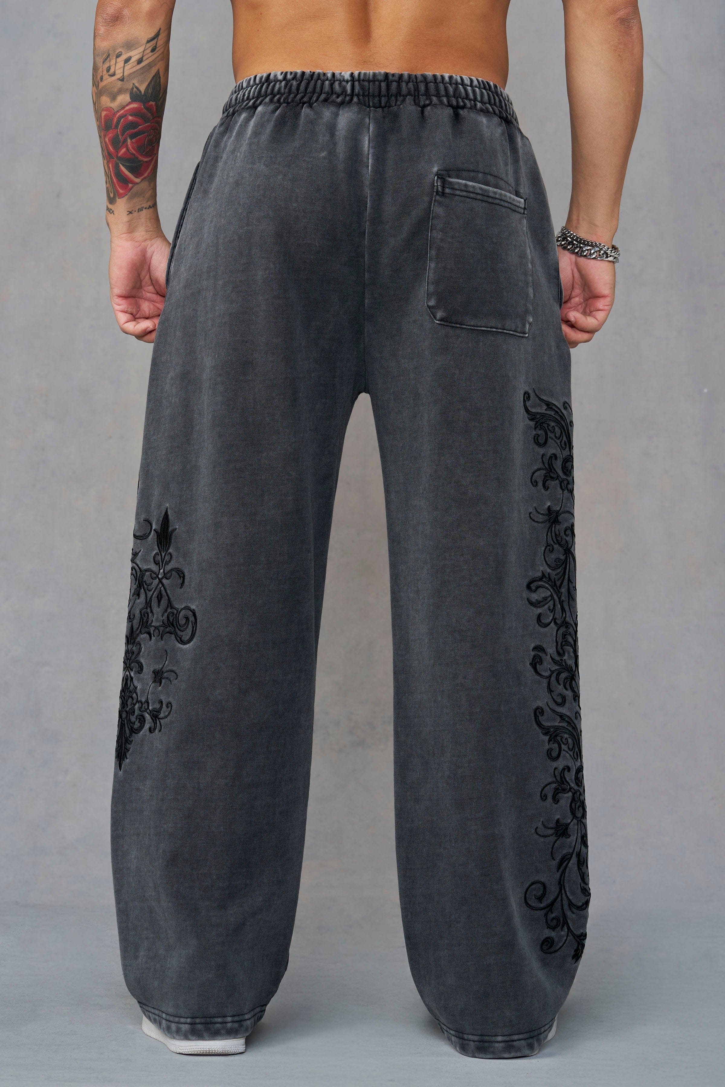 2061 - Threadmark Sweats