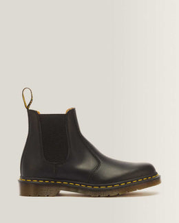 2976 Yellow Stitch Smooth Leather Chelsea Boots — Black