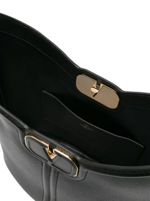 VLogo leather shoulder bag