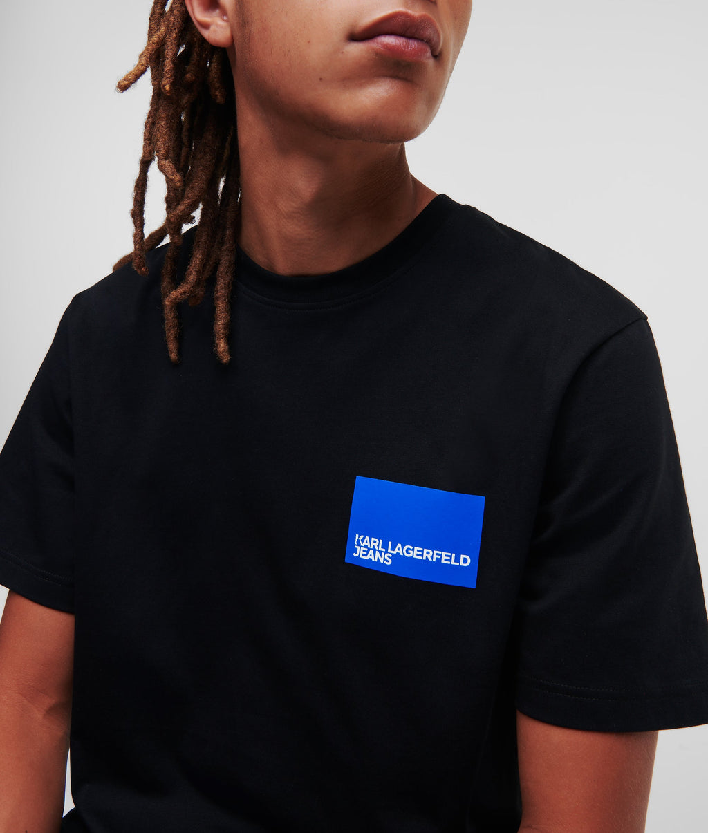 SHORT-SLEEVED T-SHIRT