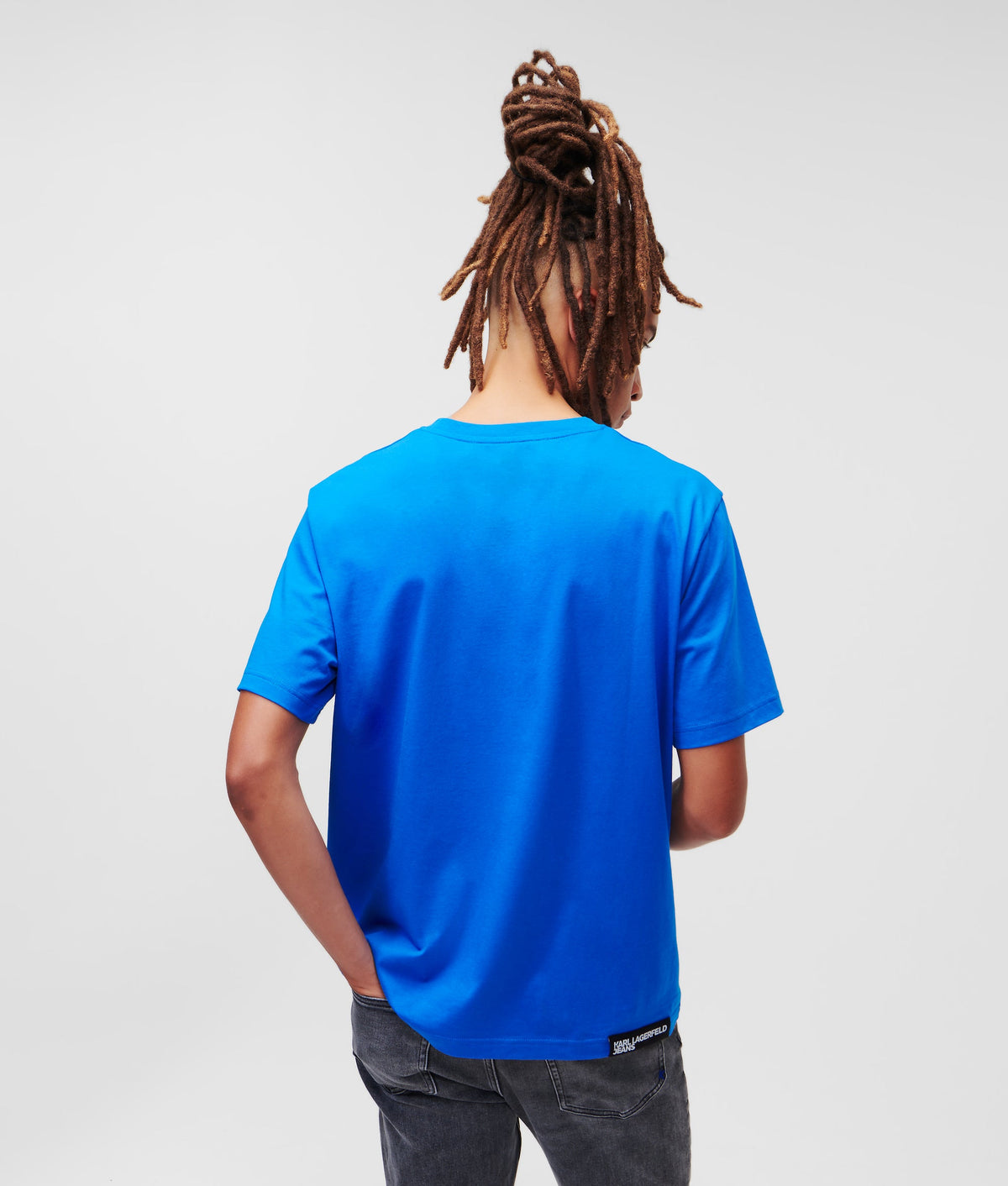 SHORT-SLEEVED T-SHIRT
