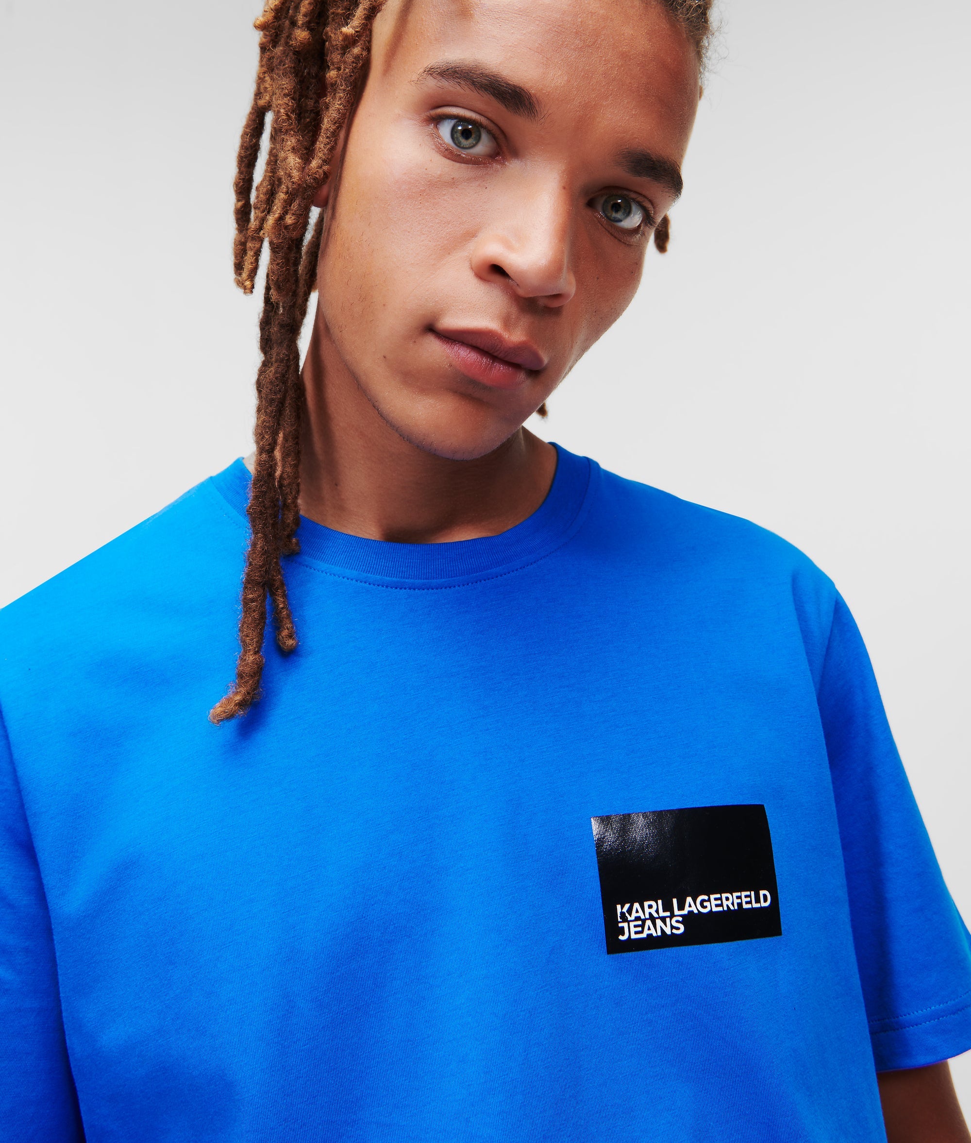 SHORT-SLEEVED T-SHIRT