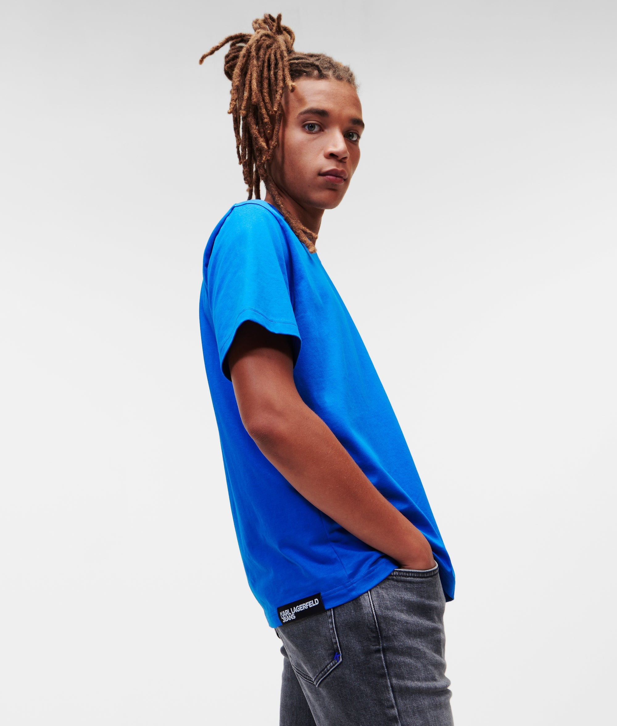 SHORT-SLEEVED T-SHIRT