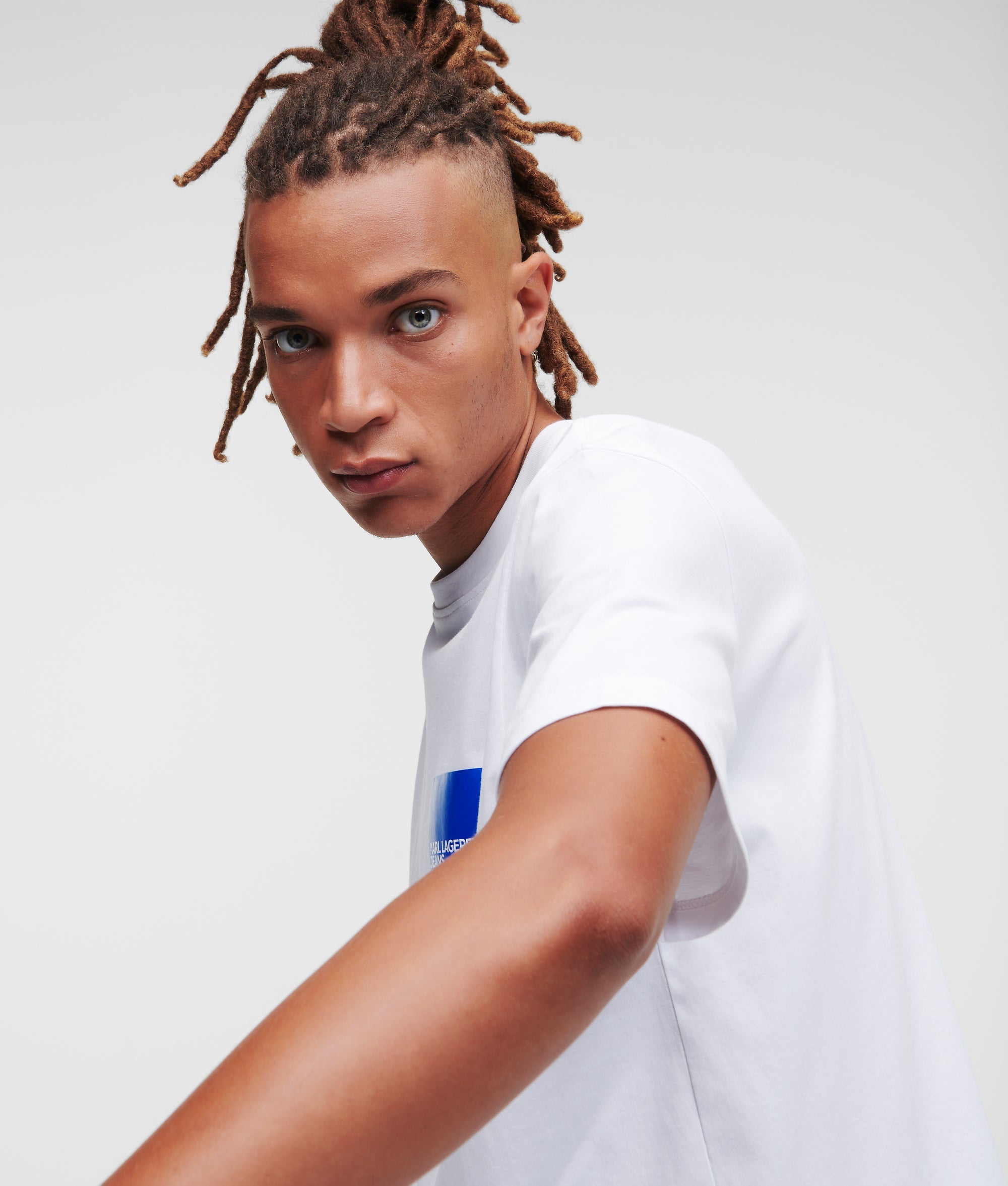 SHORT-SLEEVED T-SHIRT