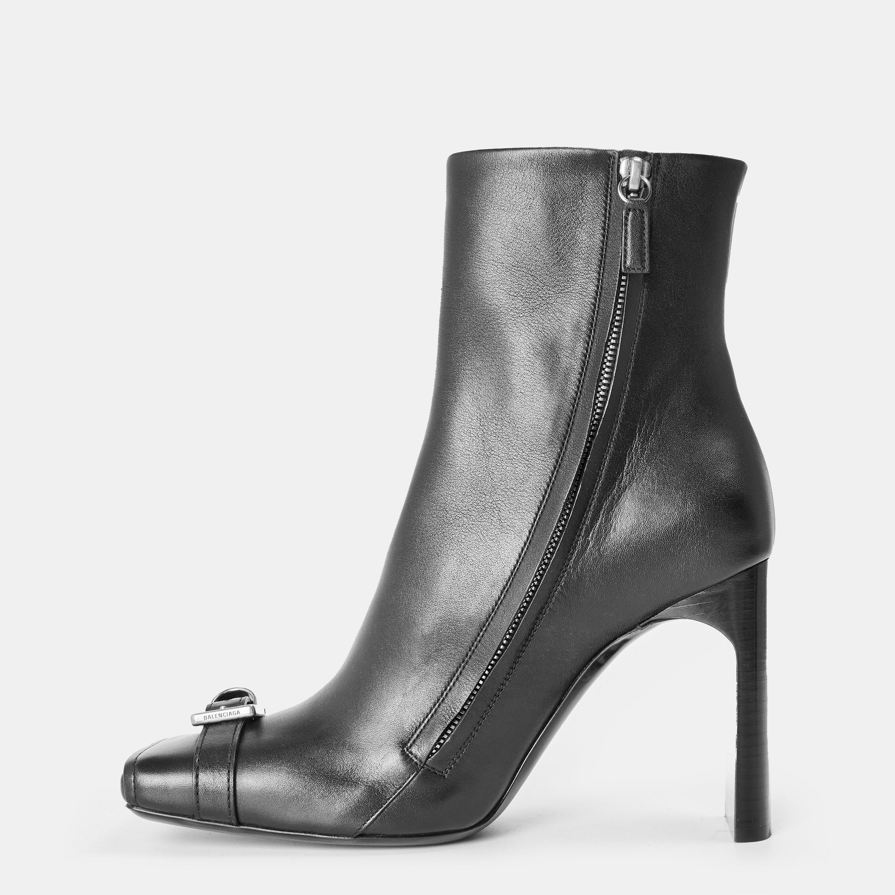Contemporary Heeled Ankle Boots