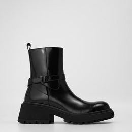 Conny Flat Ankle Boots