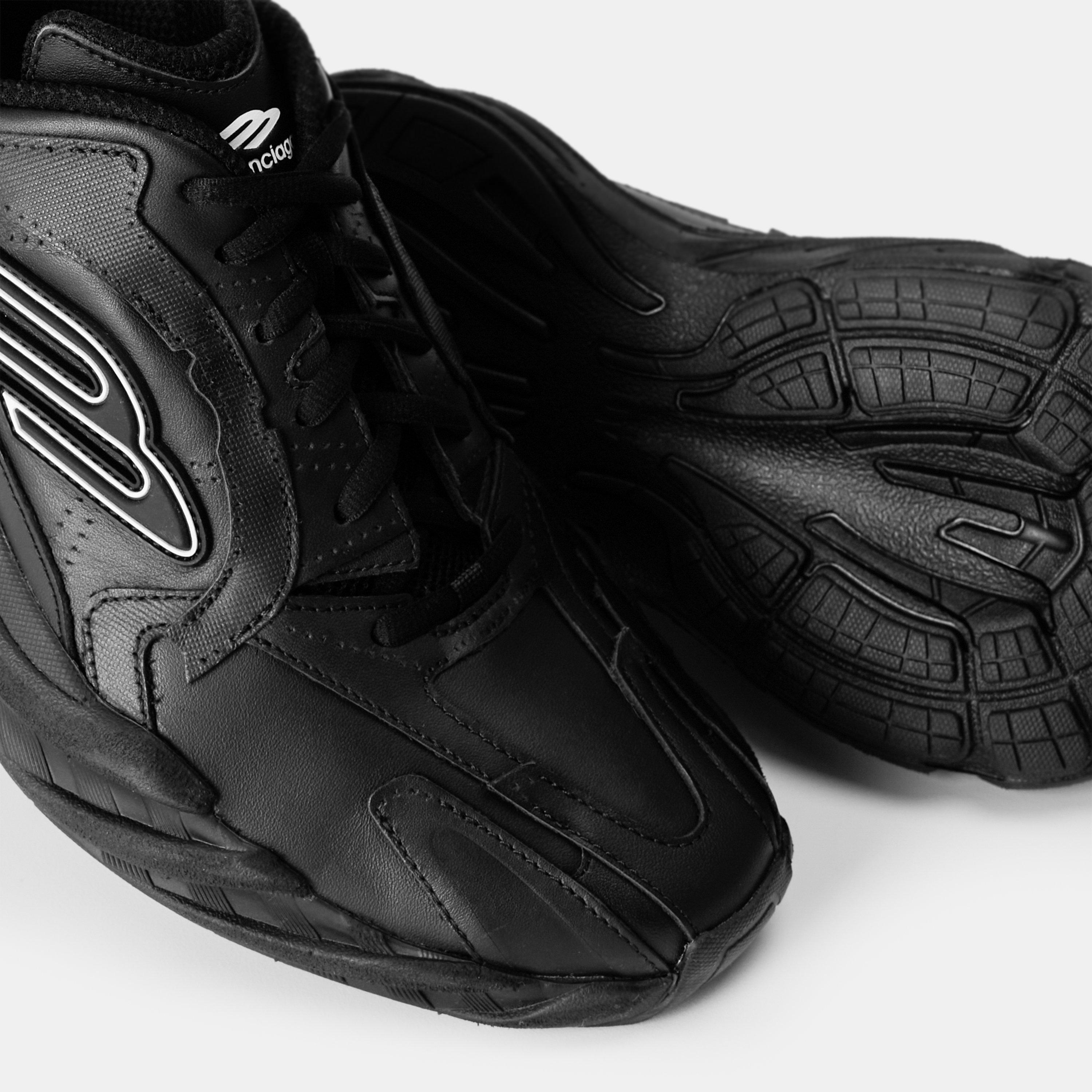 Monday Trainers
