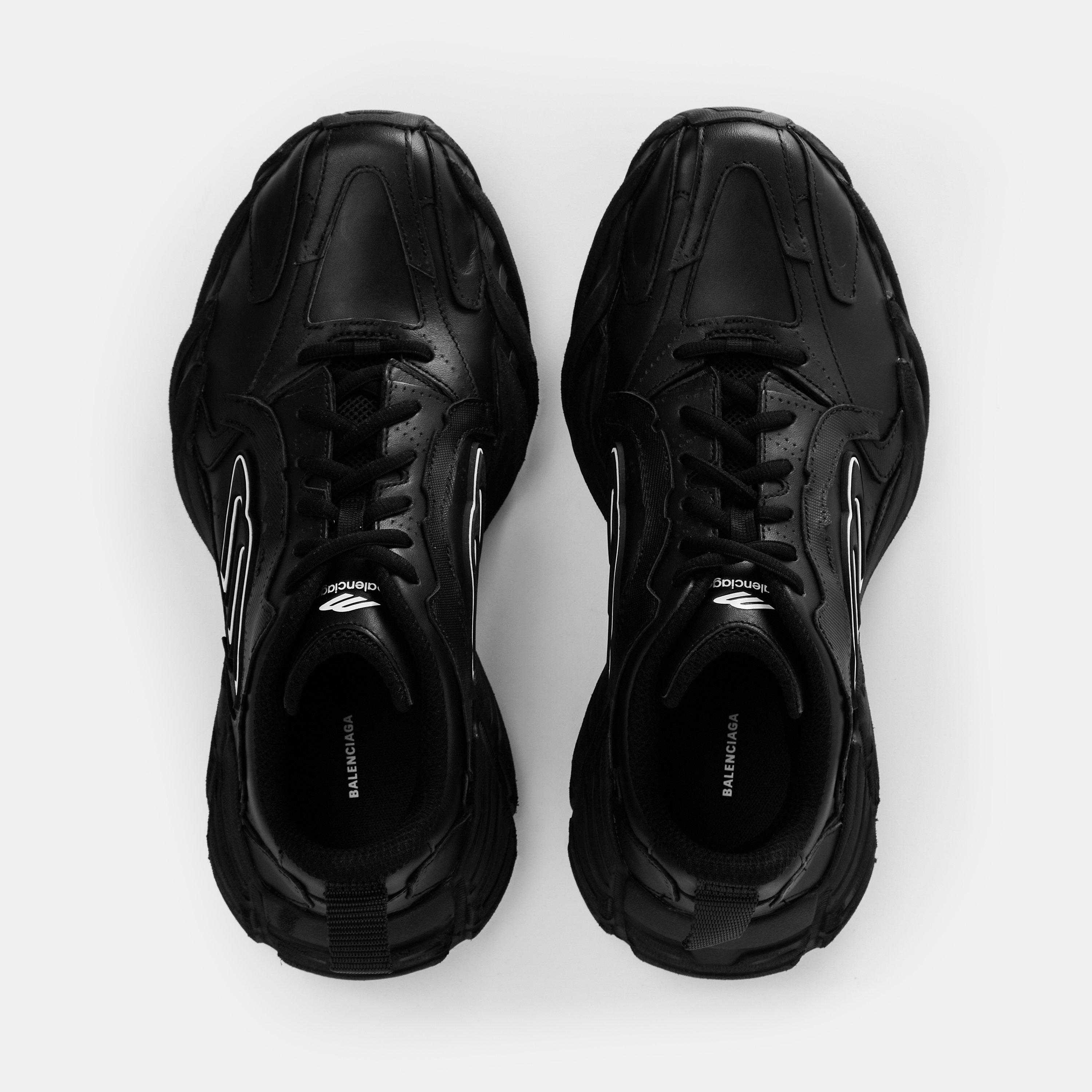 Monday Trainers