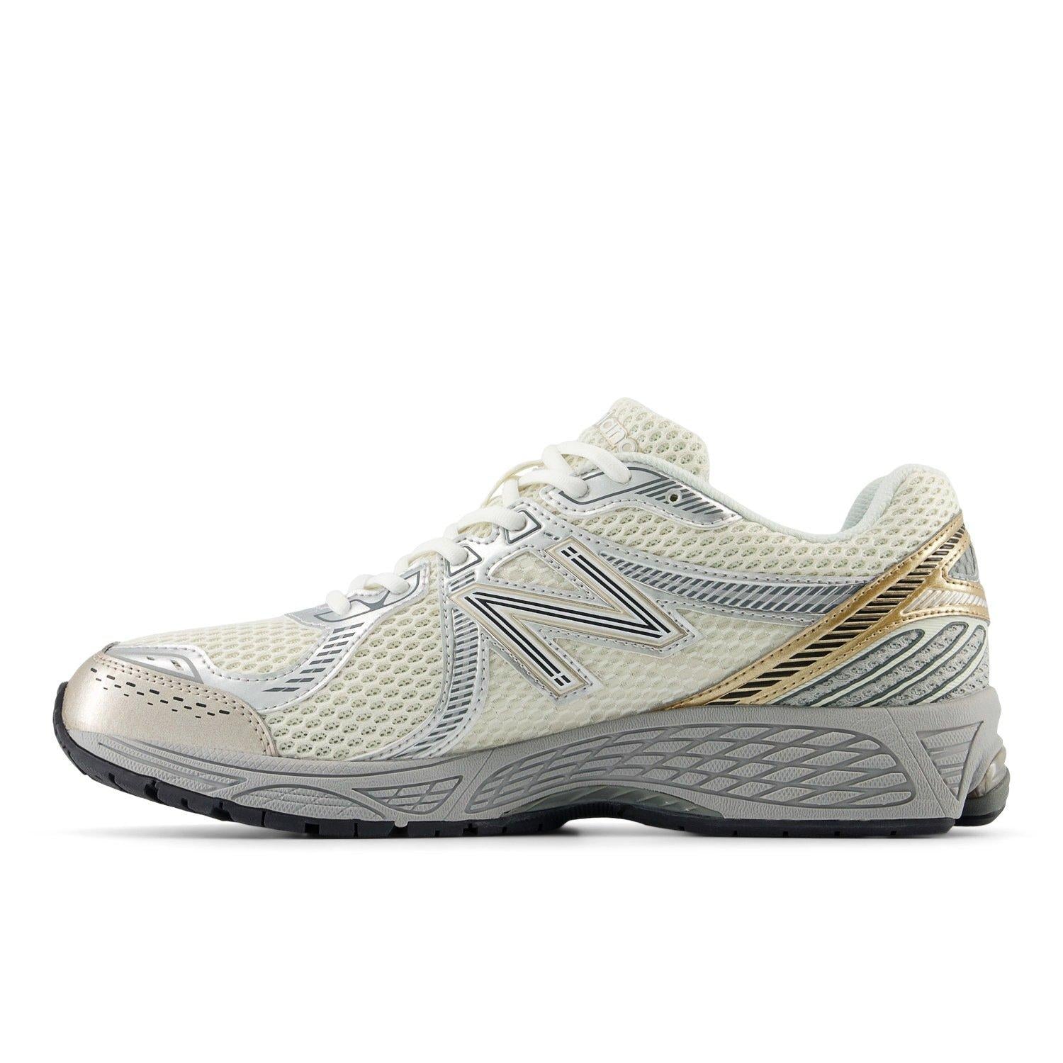 860v2 Trainers