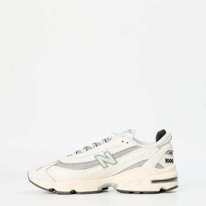 1000 Sneakers