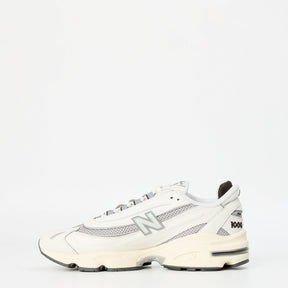 1000 Sneakers