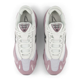 1000 Sneakers