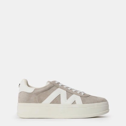 Opponent Low-Top Trainers