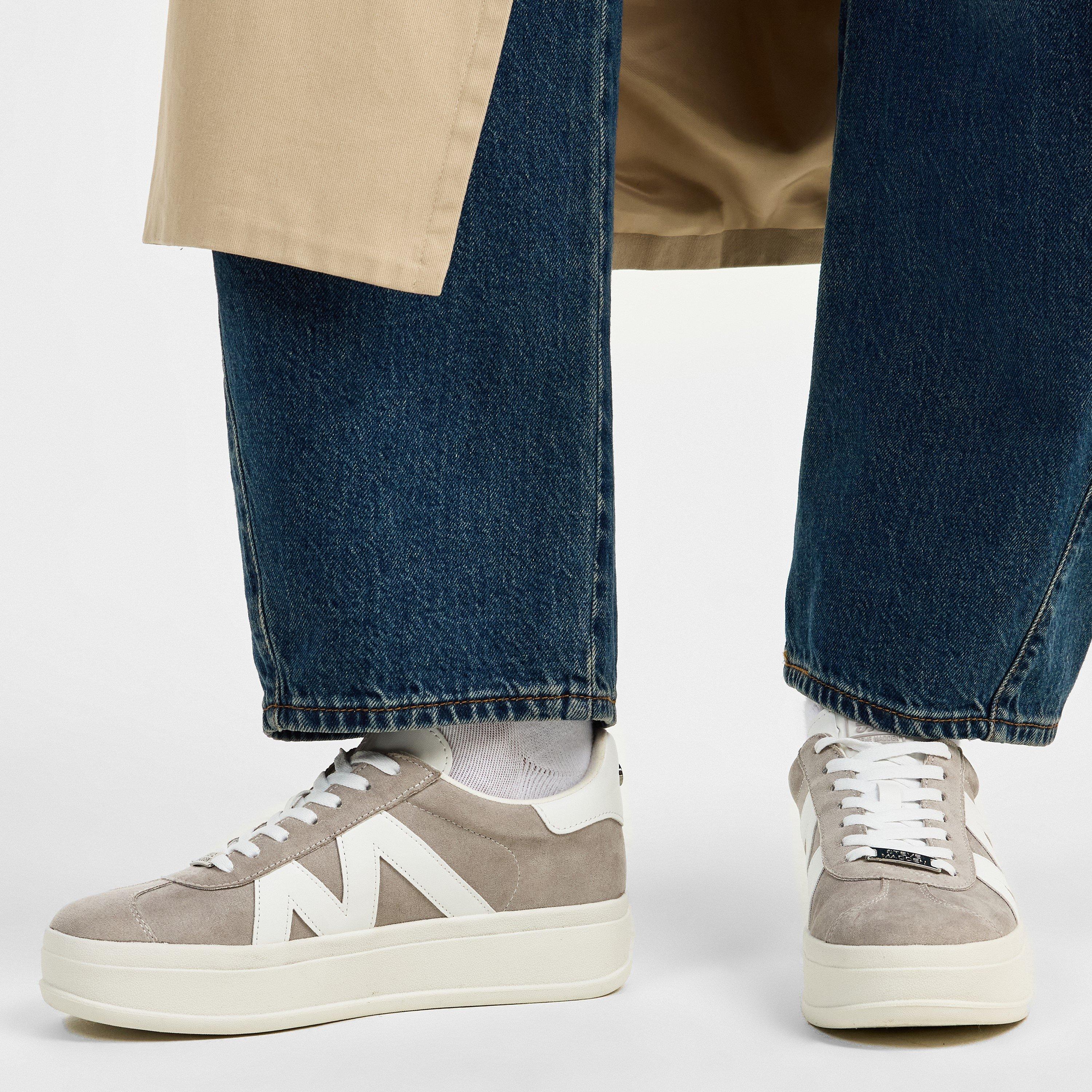 Opponent Low-Top Trainers