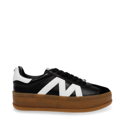 Opponent Low-Top Trainers