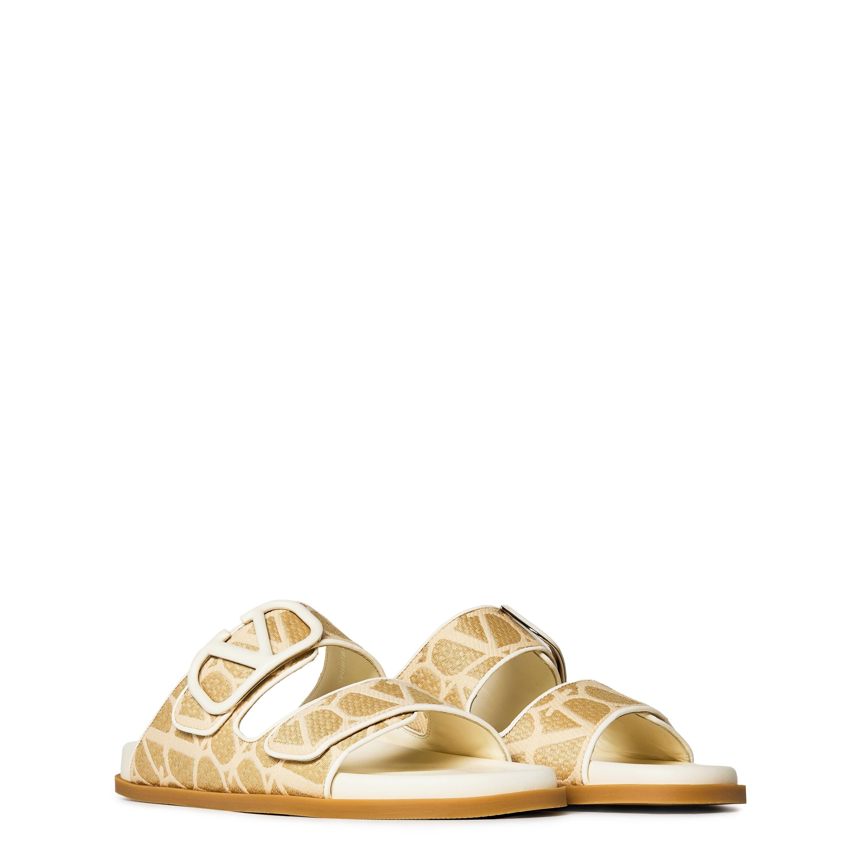 V-Logo Canvas-Jacquard Slides