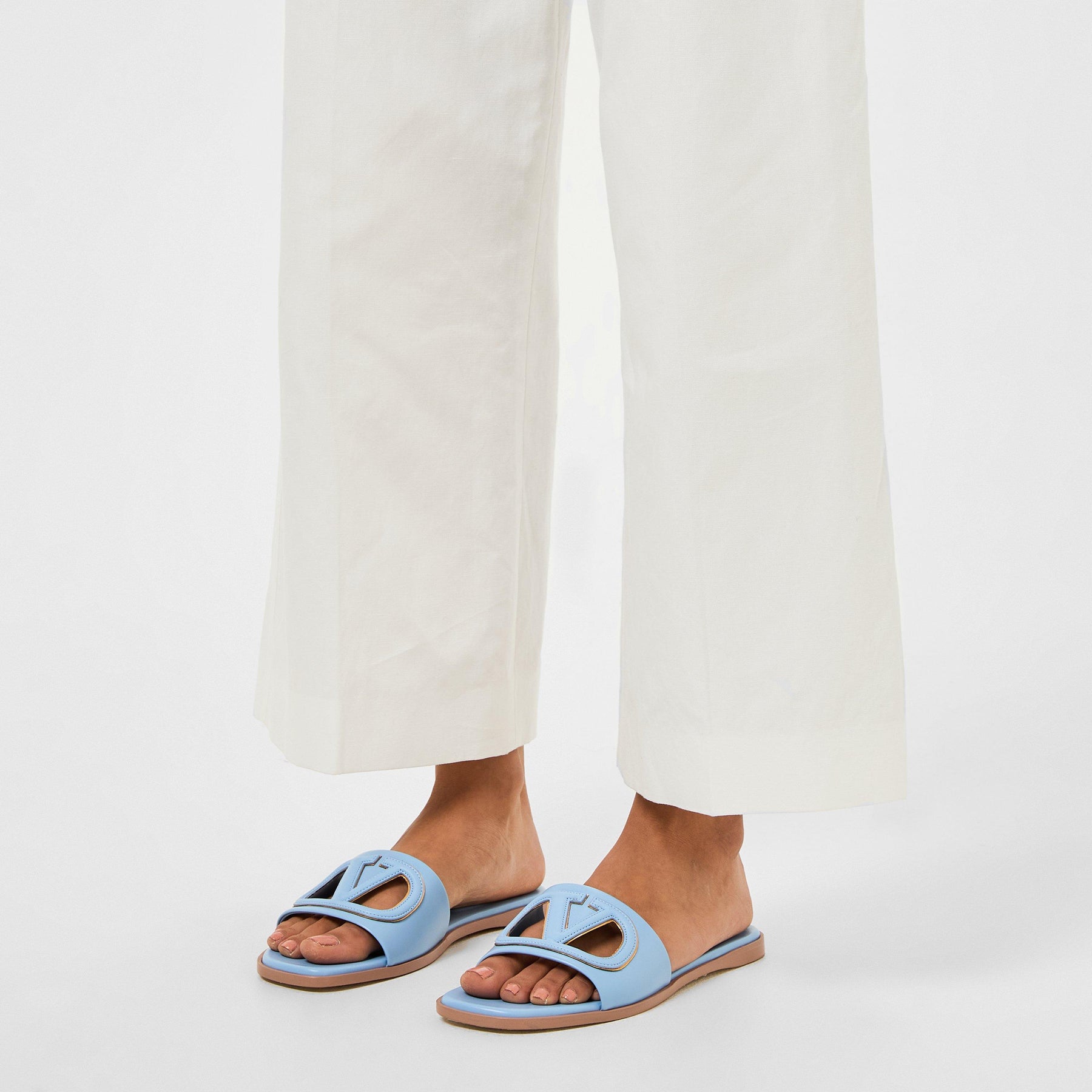 Vlogo Cut-Out Sliders