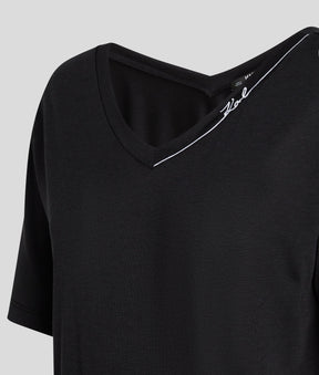 SIGNATURE V-NECK T-SHIRT