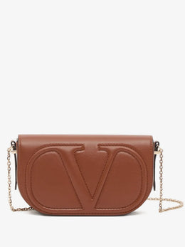 VLogo Walk chain pouch in calfskin