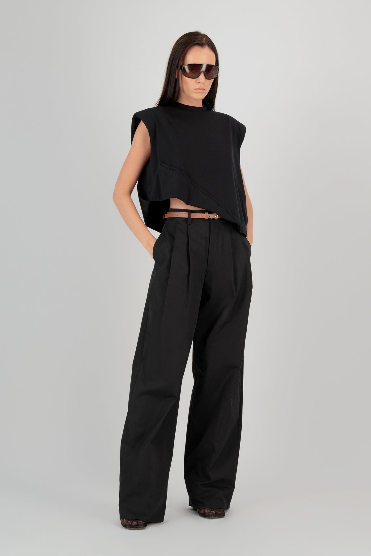 SLEEVELESS FOLD OVER TEE