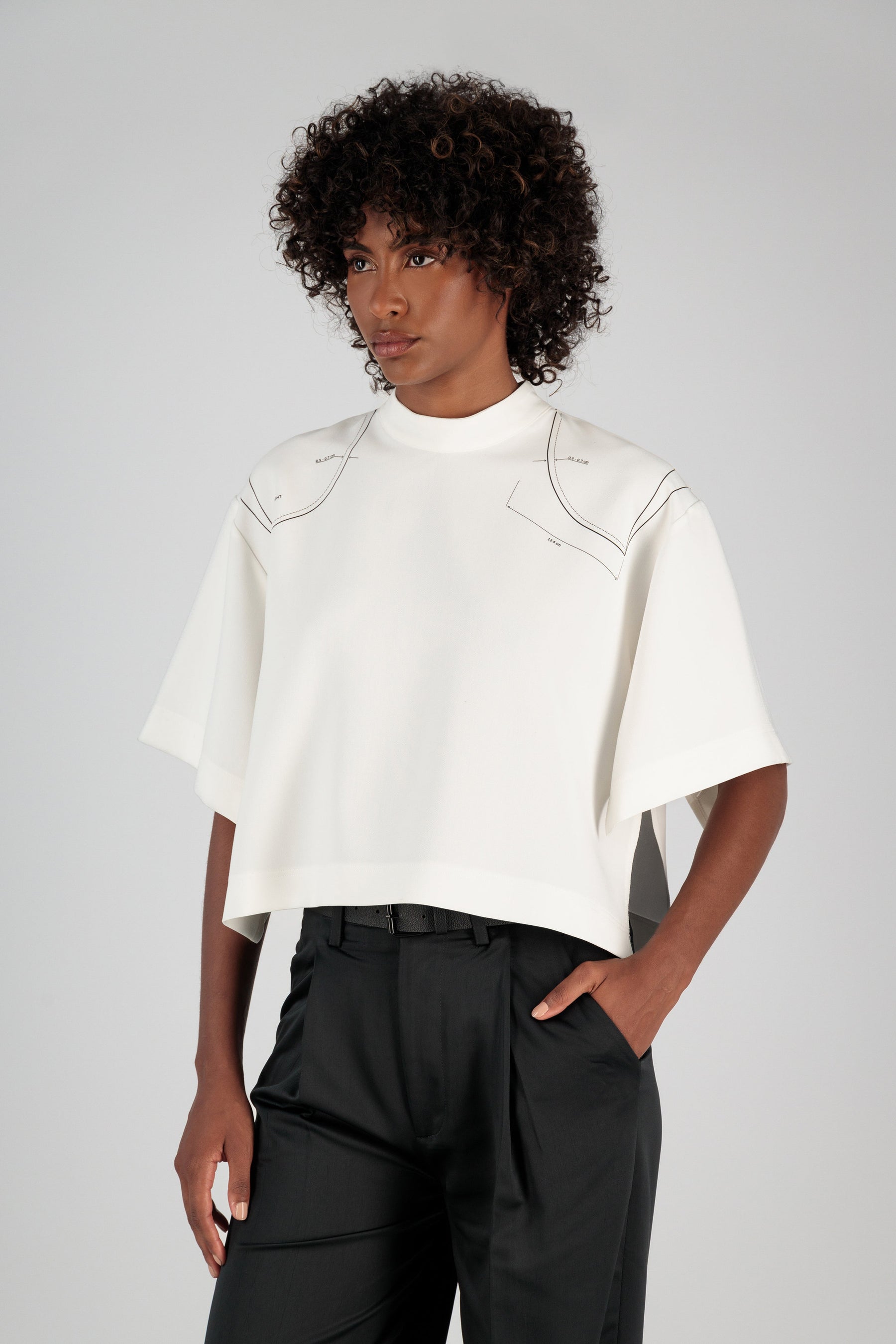 TEE W/ SHOULDER PAD PRINT