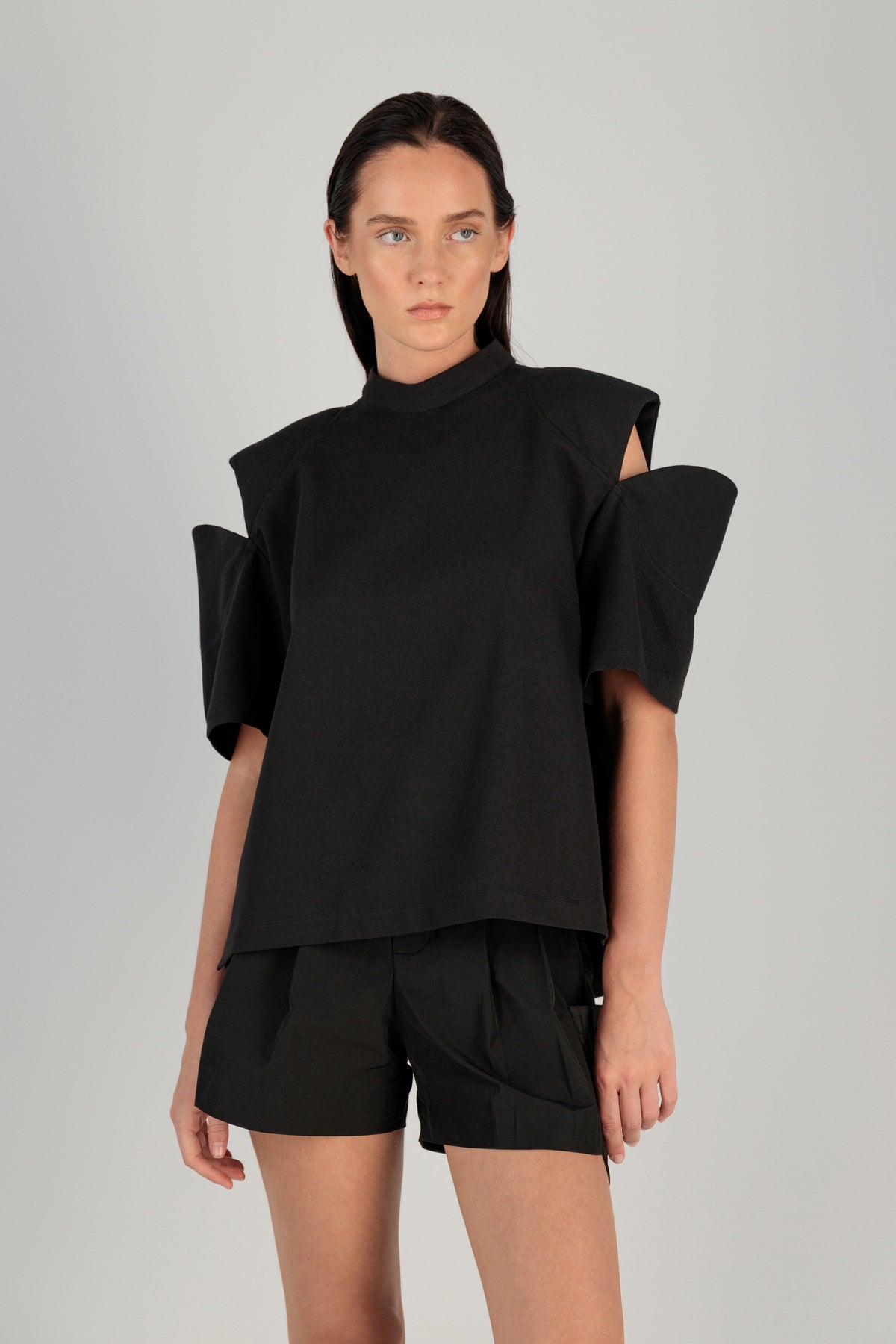 TWILL SHOULDER CUTOUT TEE