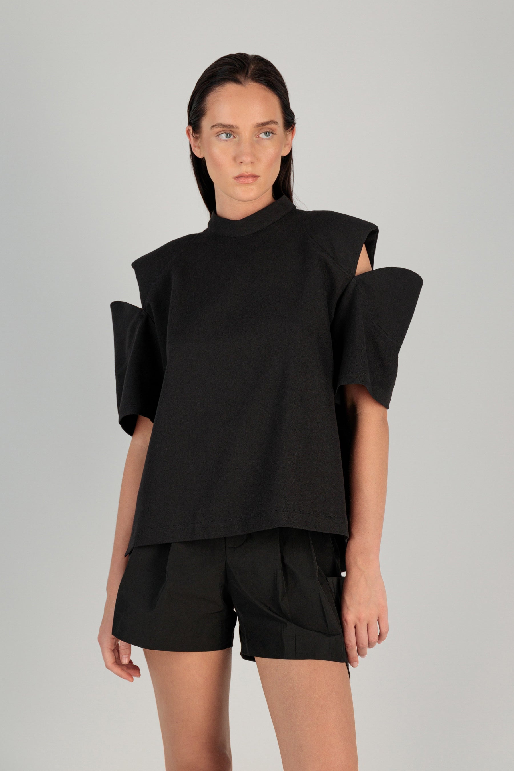 TWILL SHOULDER CUTOUT TEE