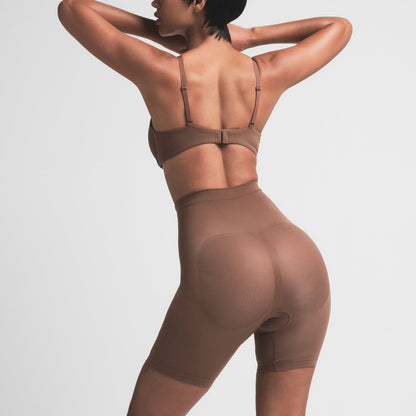 Seamless Sculpt Mid Thigh Short