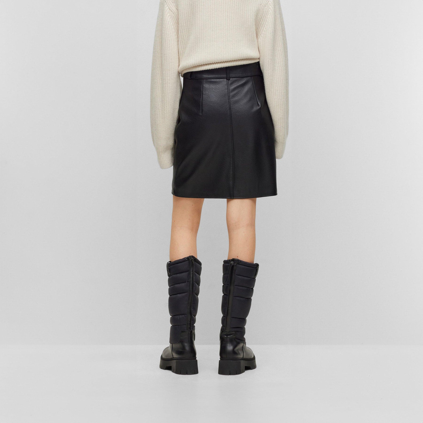 Hugo Leonara 10253382 01