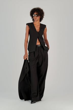 VEST W/ SHOULDER PADS